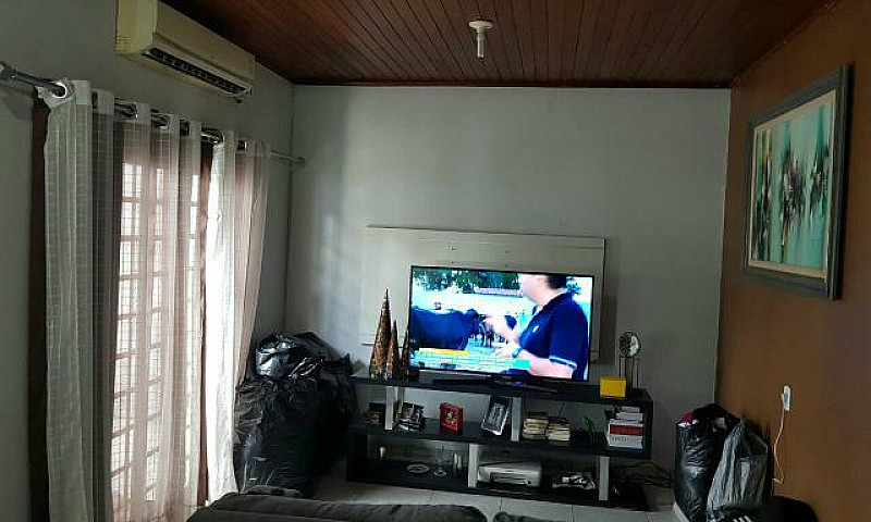 Ótima Casa Ampla Esp...