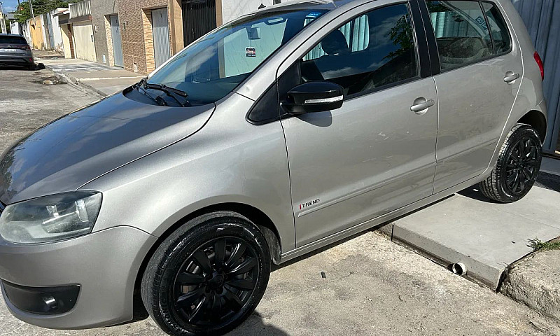 Volkswagen Fox 1.6 M...