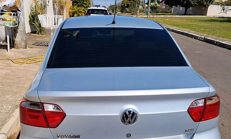 Volkswagen Voyage Tr...
