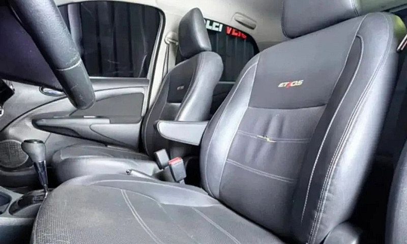 Toyota Etios Platinu...