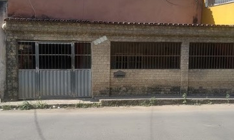 Casa A Venda No Bair...