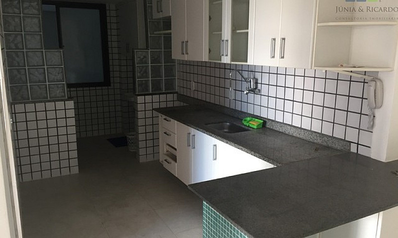 Amplo Apartamento Pe...