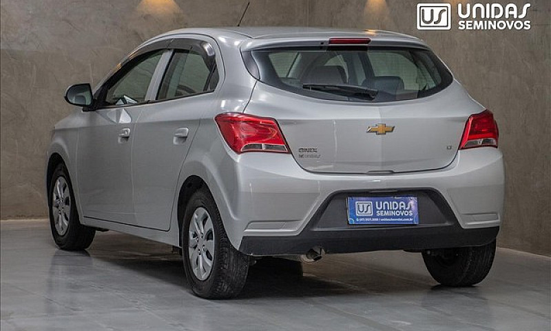 Chevrolet Onix 1.4 M...