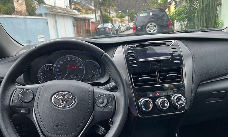 Yaris Xl...