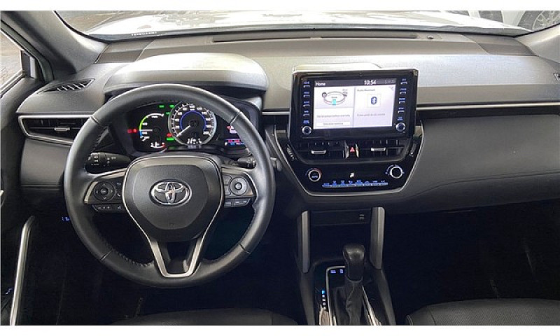 Toyota Corolla Cross...