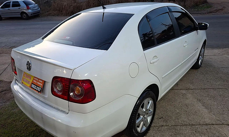 Volkswagen Polo Sed....