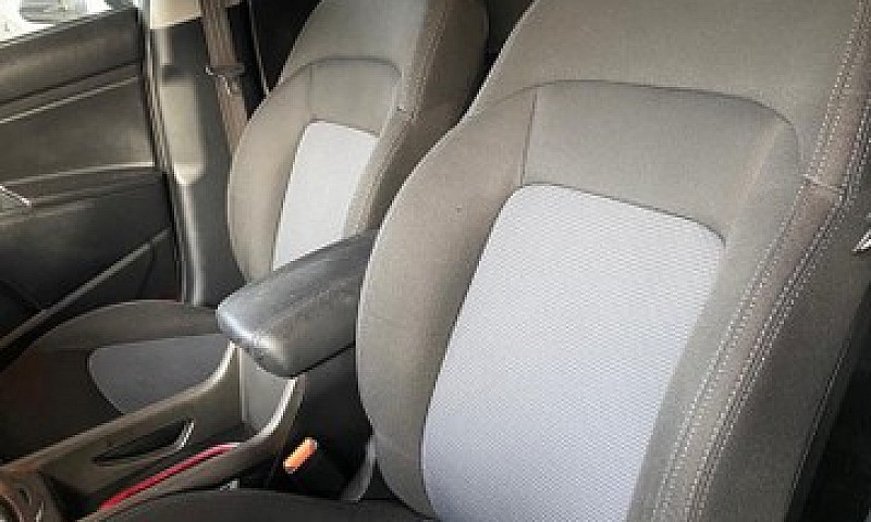 Kia Sportage ...