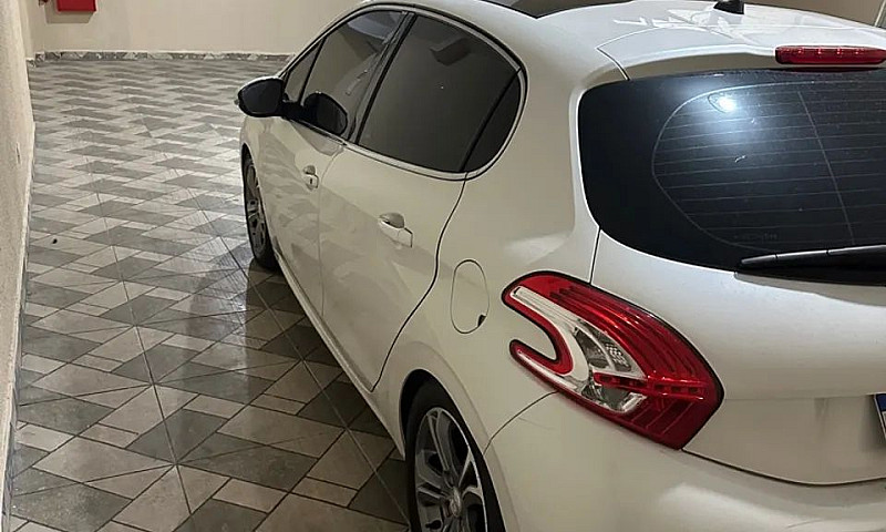 Peugeot 208 Griffe...