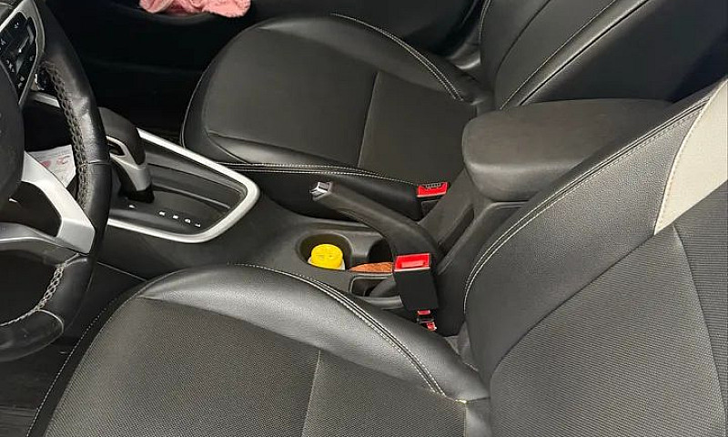 Chevrolet Onix Plus ...