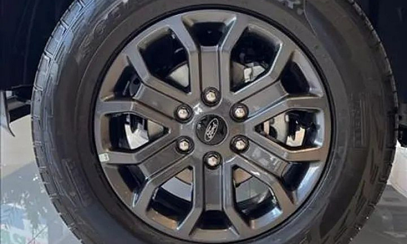 Ford Ranger Black 2....