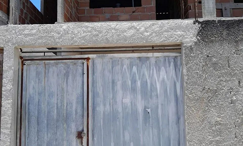 Vendo Uma Casa Em Sa...