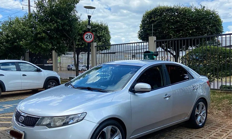 Kia Motors Cerato 1....