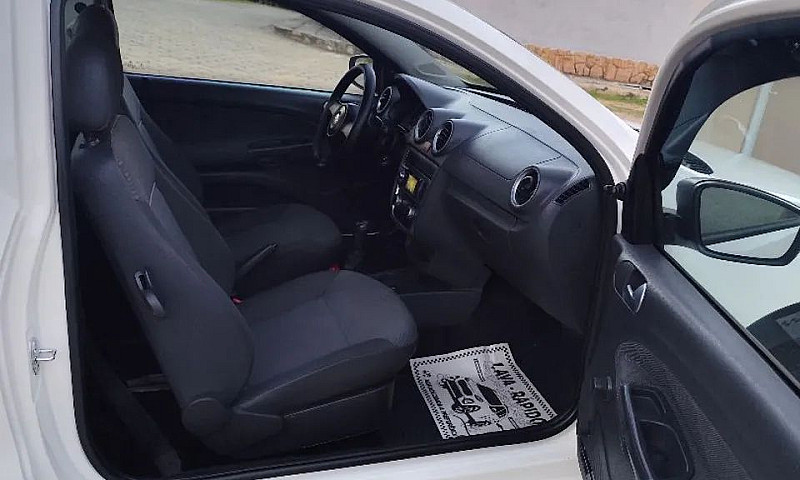 Volkswagen Saveiro 1...
