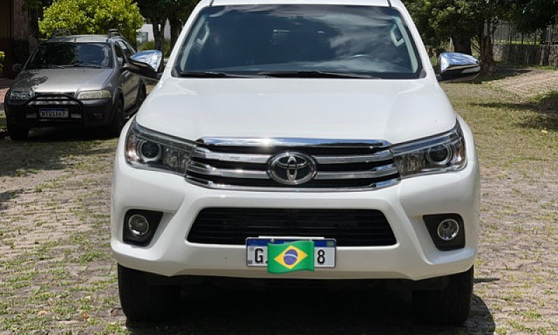 Toyota Hilux Srx 2.8...