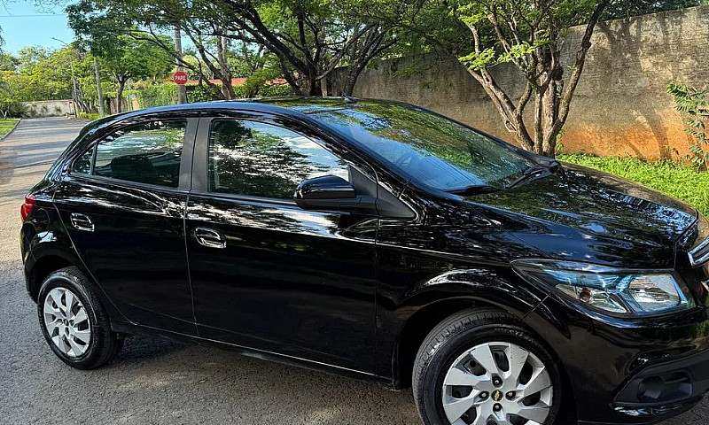 Chevrolet Onix Hatch...