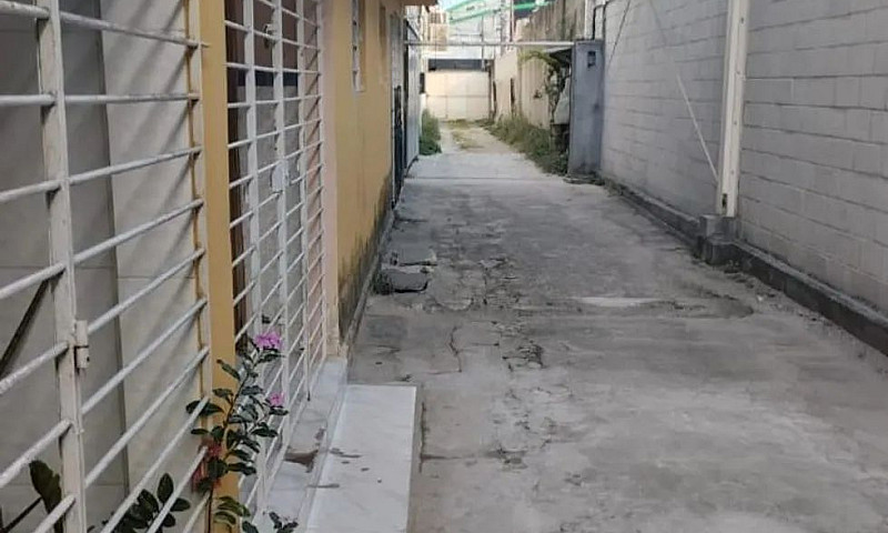 Aluga-Se Casa No Bai...