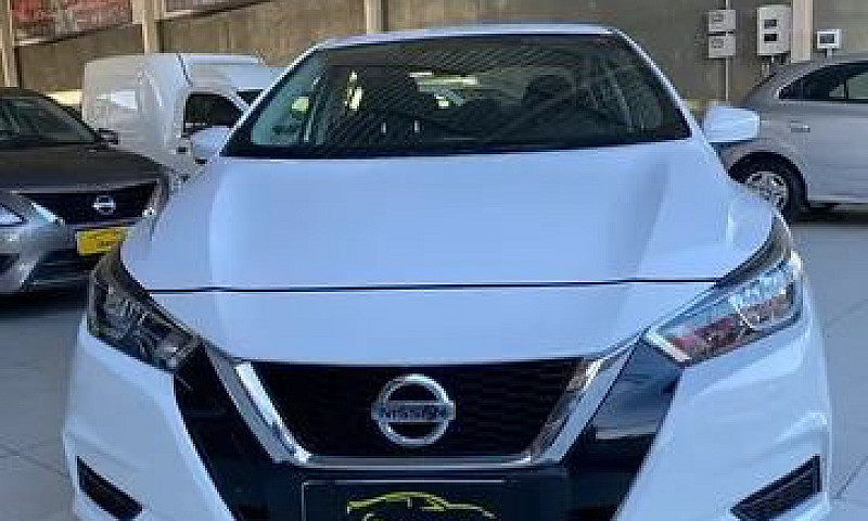 Nissan Versa Sense 1...