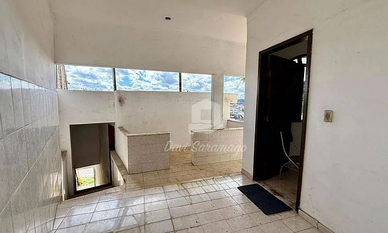 Casa Com 3 Dormitóri...
