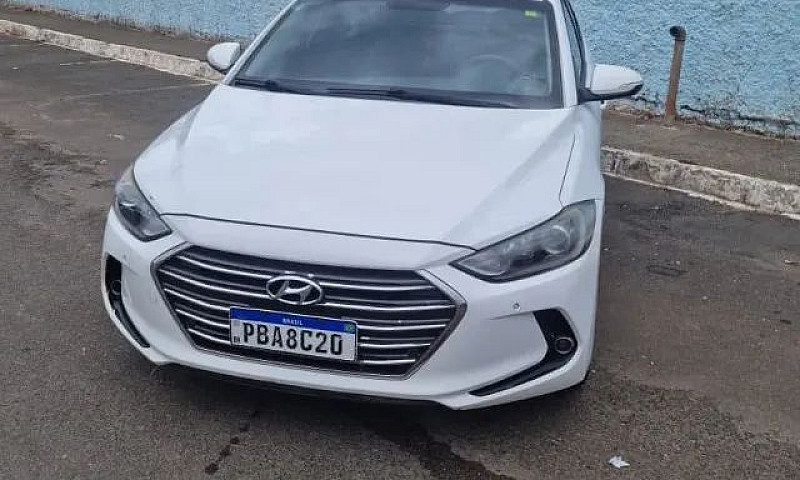 Hyundai Elantra Spec...