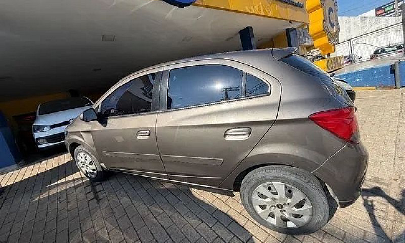 Chevrolet Onix Hatch...