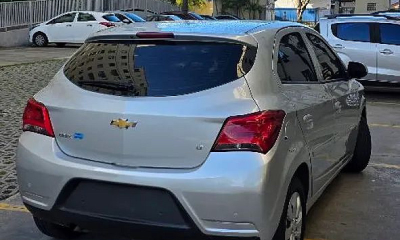 Chevrolet Onix Hatch...