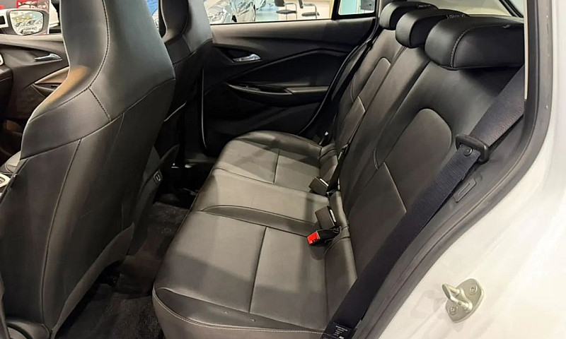 Chevrolet Onix Sedan...
