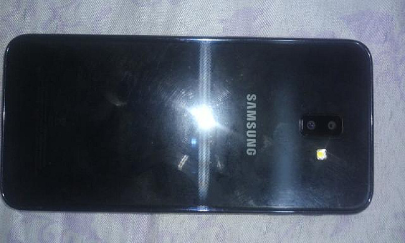 Vendo Celular J6+...