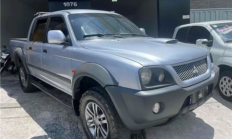 Mitsubishi L200 Outd...