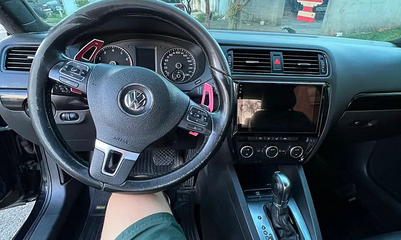 Volkswagen Jetta Com...