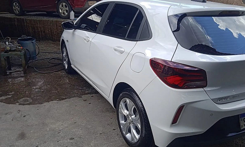 Chevrolet Onix Hatch...