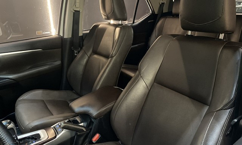 Toyota Hilux Sw4 Srx...