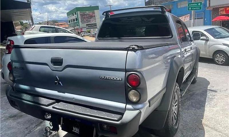 Mitsubishi L200 Outd...