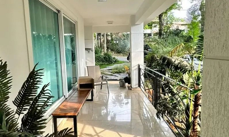 Casa De Condomínio P...