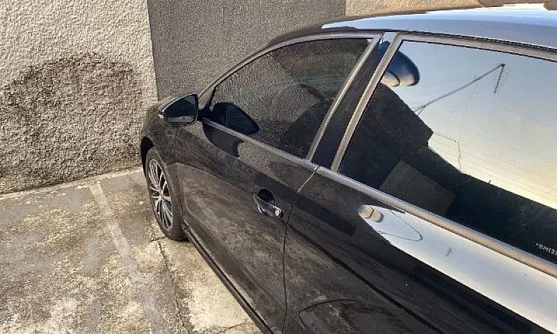 Volkswagen Jetta Com...