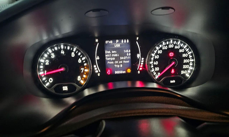 Renegade 1.8 Sport A...