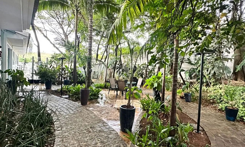 Casa De Condomínio P...