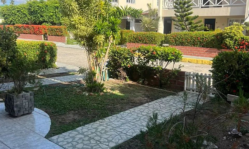 Casa Condomínio Fech...