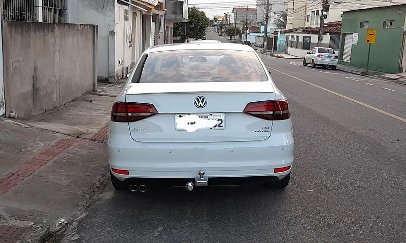 Volkswagen Jetta Com...