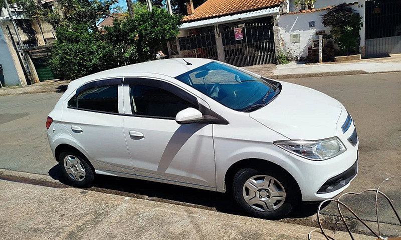 Chevrolet Onix Hatch...