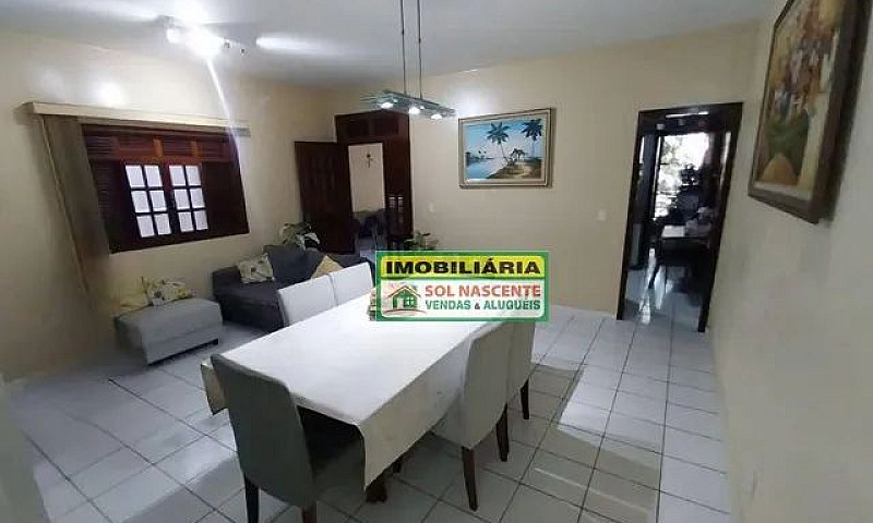 Casa Com 3 Dormitóri...