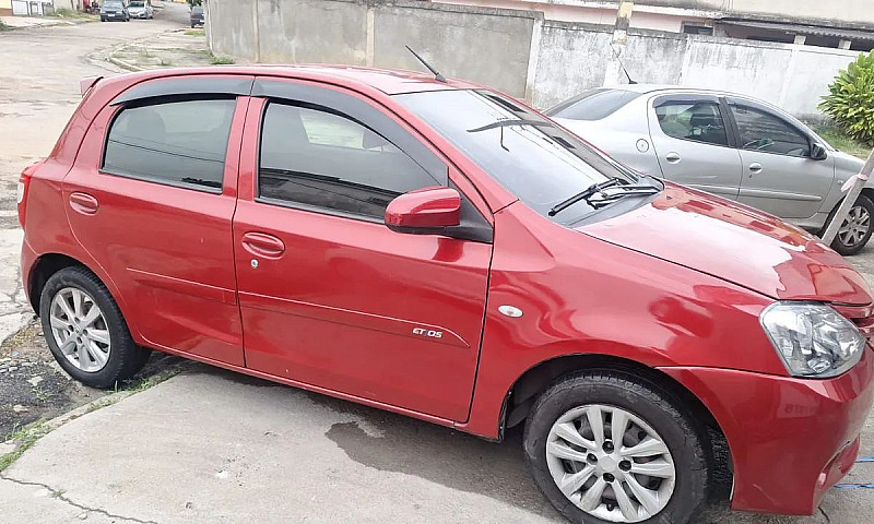 Toyota Etios X 1.3 F...