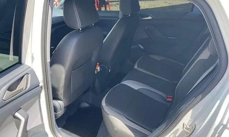 Volkswagen T-Cross S...