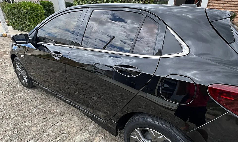 Chevrolet Onix Hatch...