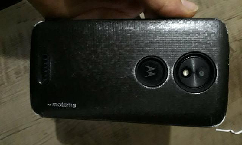 Moto C...