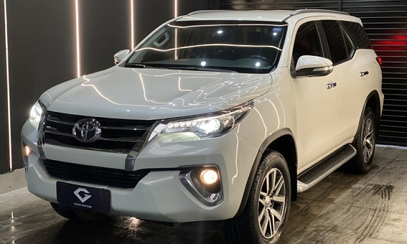 Toyota Hilux Sw4 Srx...