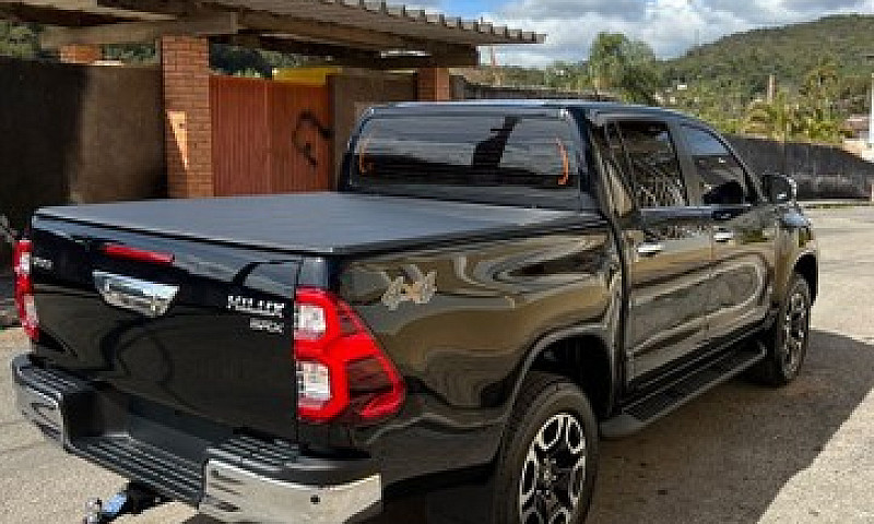 Hilux Srx 2022/22  9...