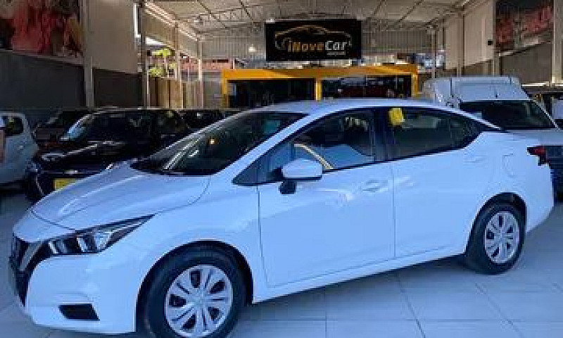 Nissan Versa Sense 1...