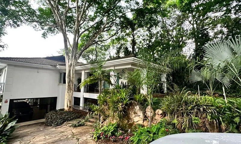 Casa De Condomínio P...