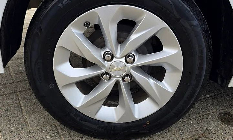 Chevrolet Onix Plus ...