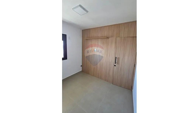 Studio Moderno Com M...